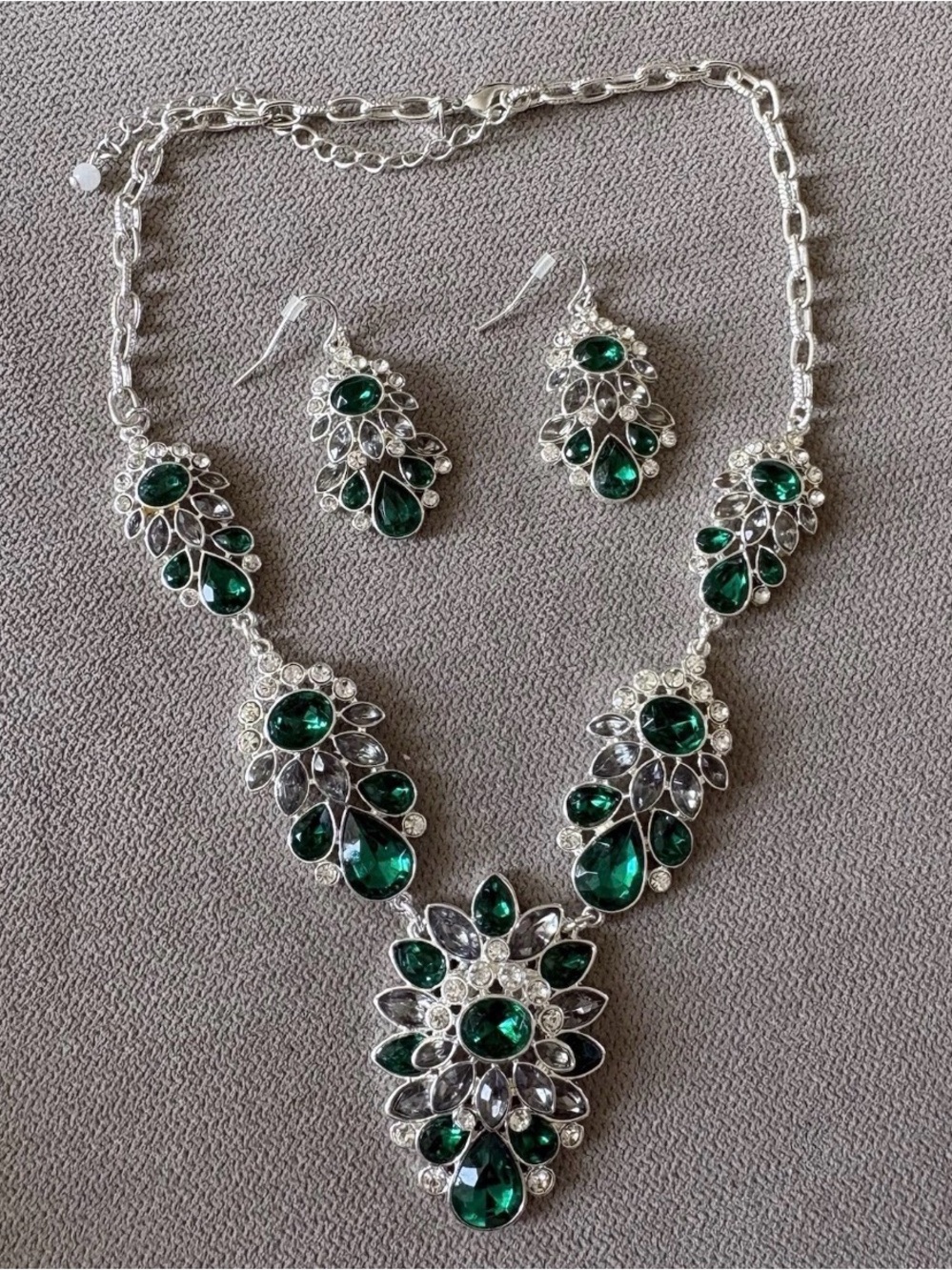 Statement Silver Tone Emerald Green Crystal Flower Necklace & Earrings Set